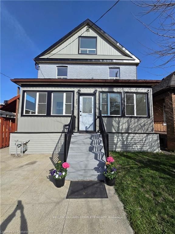 Building Photo - 300 Balmoral Av N Unit #4