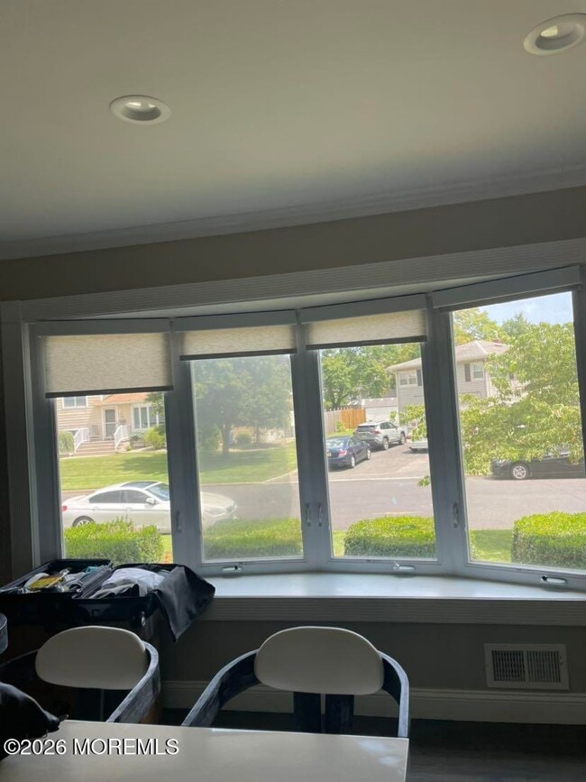 32 Fairway Ave