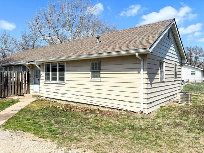 Photo - 514 Eshelman St House