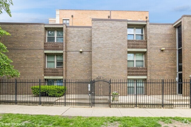 Building Photo - 425 South Blvd Unit 1W Rental