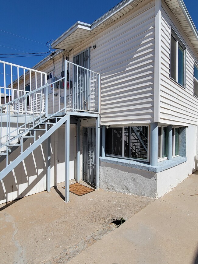 Photo - 5028 Haynesworth Ave Apartments