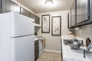 2BR, 1BA - 750SF