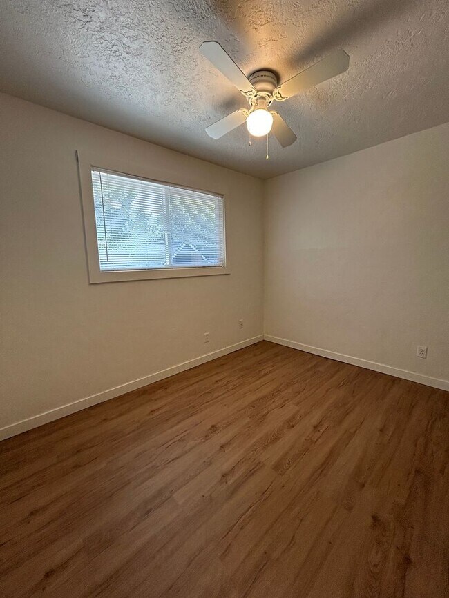 Photo - 3850 N Collister Dr Unidad #B ( 1446)