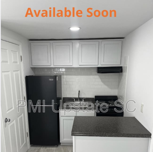 Building Photo - 201 Chandler Dr Unit Apt 32C