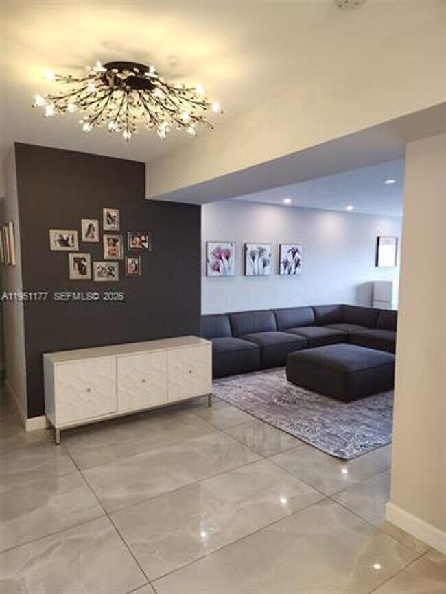 Photo - 1075 92nd St Unidad 1075 92nd St  405