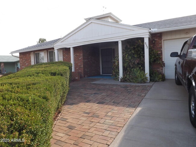 Photo - 932 S 72nd St