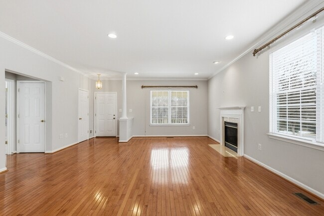 Photo - 1301 Waterview Way