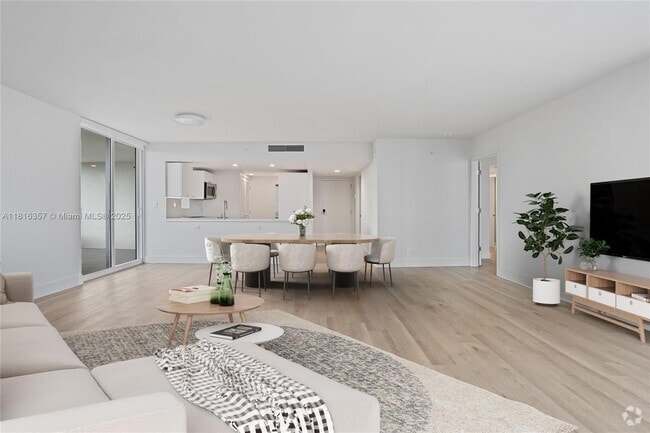 Building Photo - 555 NE 34th St Unit 910 Rental
