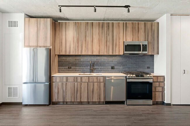 154 N Ashland Ave