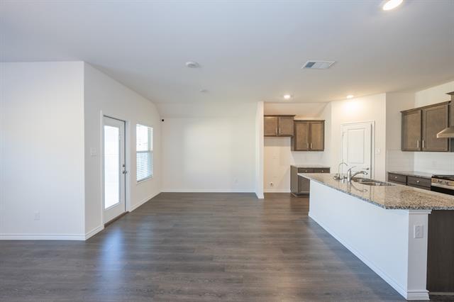 Photo - 400 Willow View Way