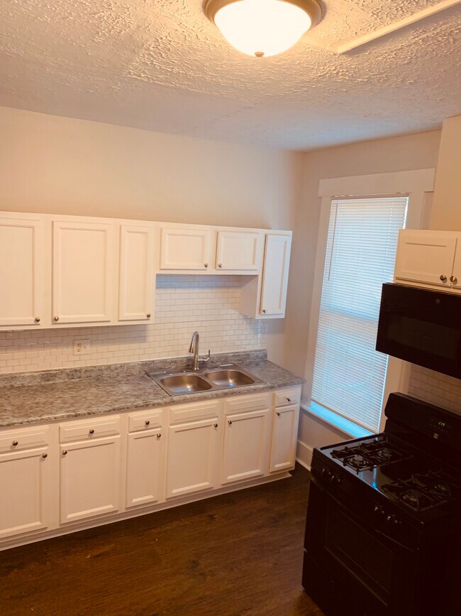 Photo - 264 Miller Ave