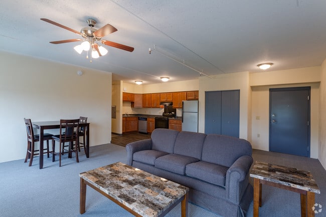 4BR, 2BA - Simon Suites