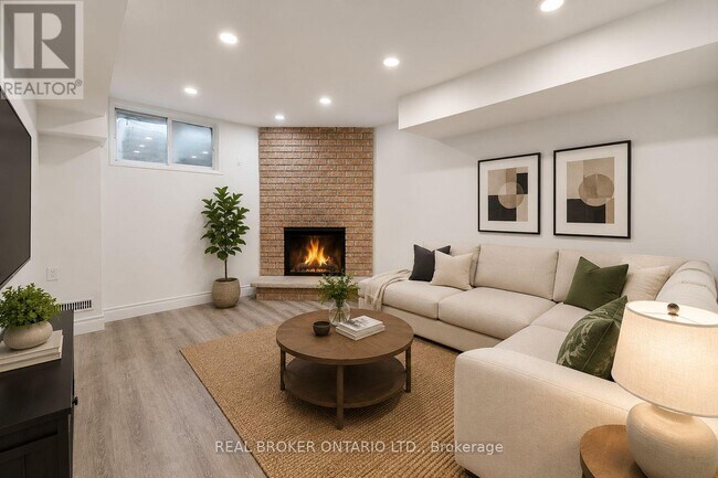 Photo - 1098 Sawgrass Crescent