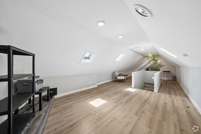 Loft - 3228 Adeline