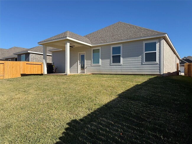 Photo - 15683 Honey Cv Dr