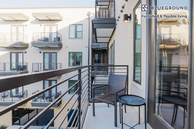 Photo - 212 W Highland Mall Blvd Unidad FL3-ID275