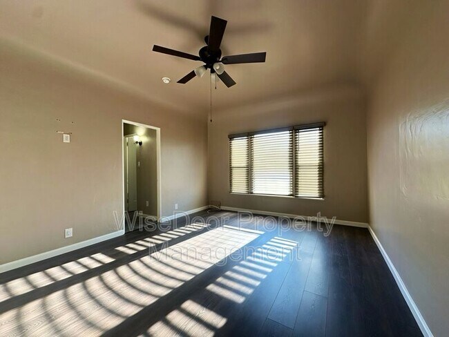 Photo - 1030 Leonard Ave Unit 6