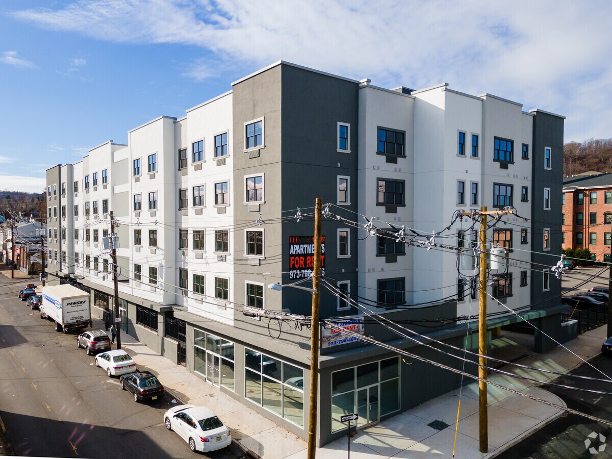 Photo - 81 Levine St