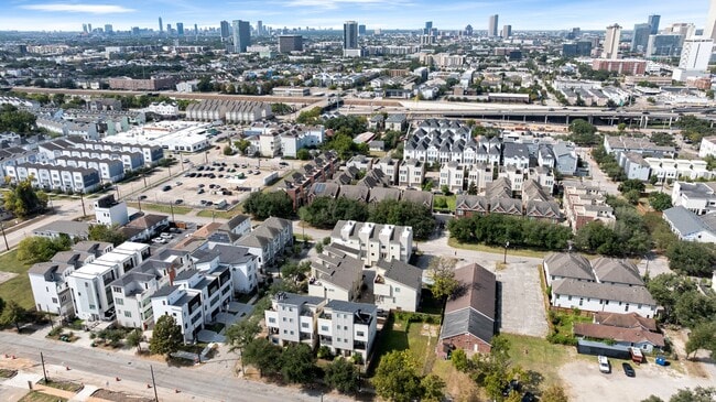 Photo - 2315 McIlhenny St