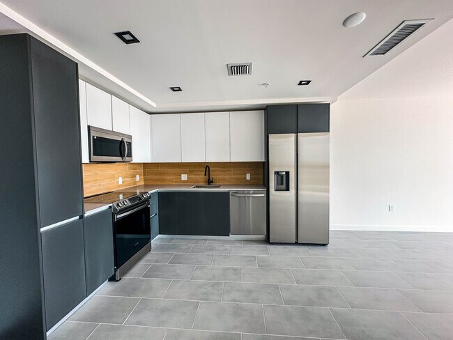 Photo - 105 NE 22nd St Unit A3