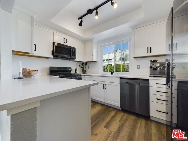 Photo - 4551 Kester Ave Unidad 1