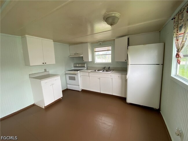Photo - 4900 Tice St