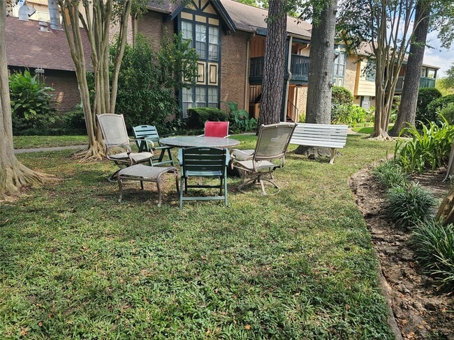 Photo - 8287 Kingsbrook Rd Unidad True