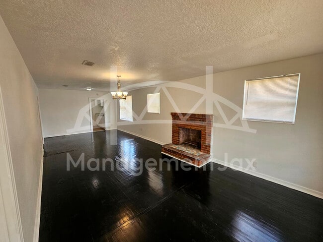 Photo - 1664 W 15th St