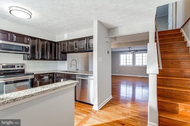 Photo - 1619 10th St S