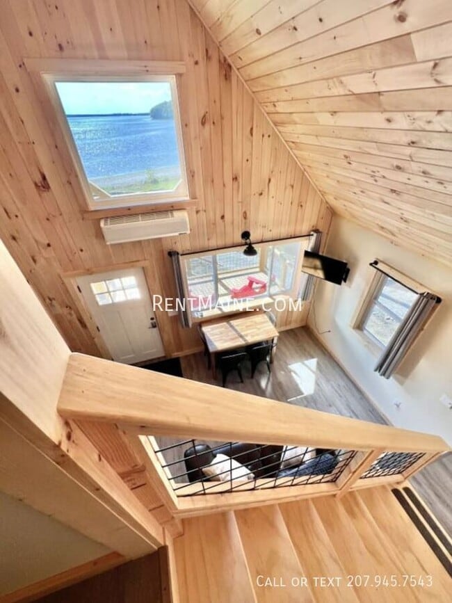 8 Sand Beach Ln