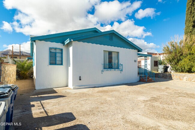 Photo - 4505 Pershing Dr House