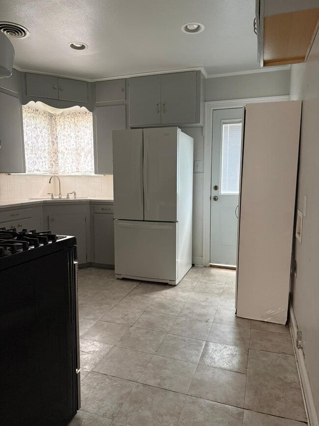 Photo - 3330 12th St