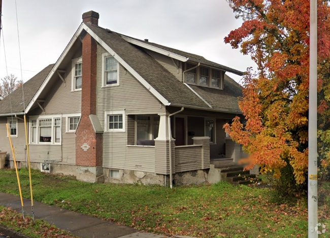 Building Photo - 5 Bedroom House on OSU Campus