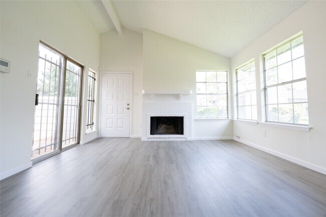 Photo - 6324 Shadow Tree Dr