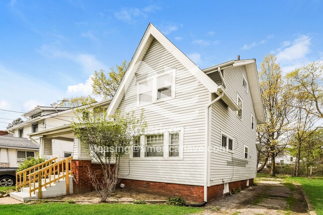 Photo - 991 Stadelman Ave