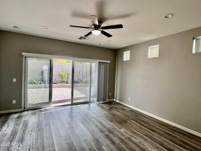 8017 S 6th Dr.