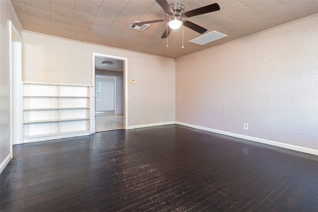 Photo - 4425 Harding Dr