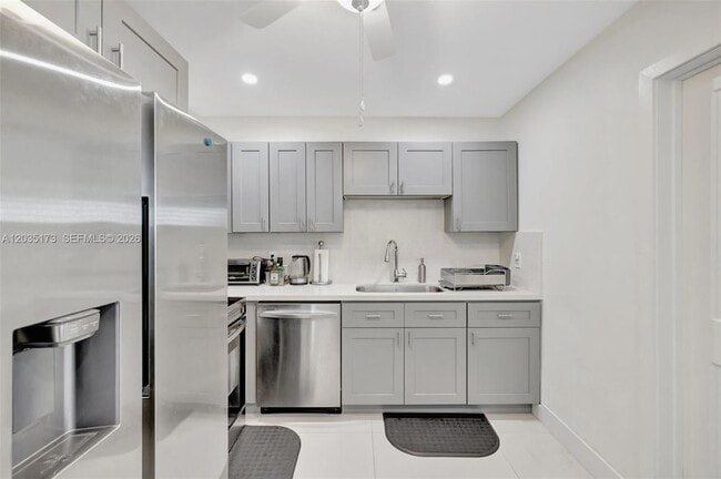 Building Photo - 1500 SW 6th Ave Unit 1500