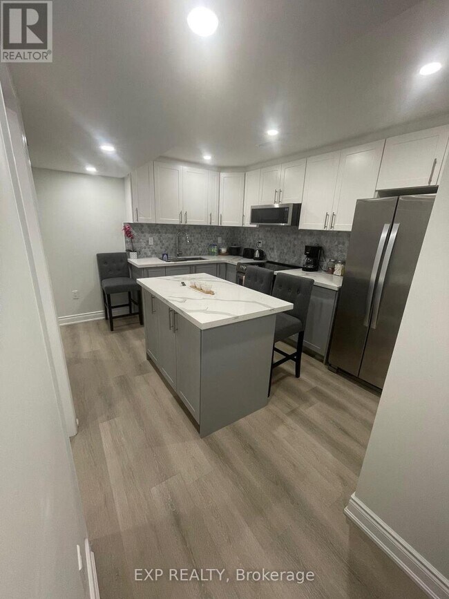 Photo - 138 Aylesbury Dr