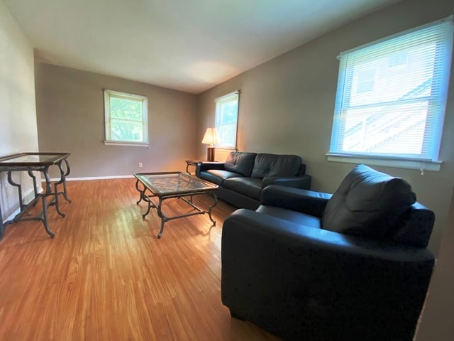 Photo - 1006 Samantha St