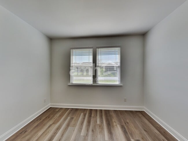 214 Argea Dr
