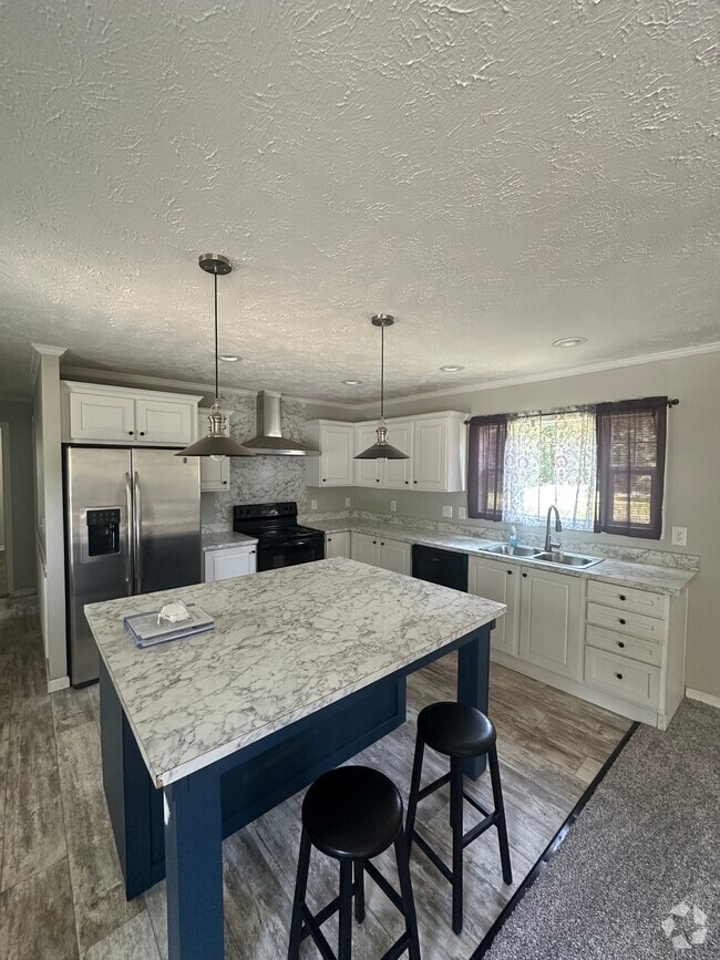 Building Photo - 75 McFayden Dr Rental