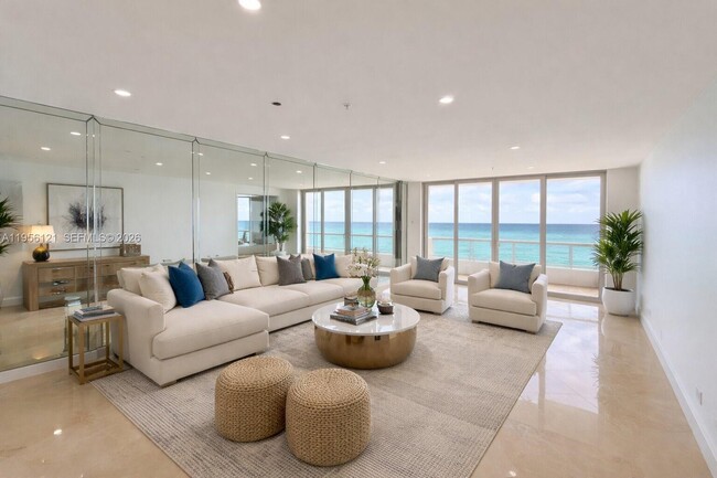 Building Photo - 5601 Collins Ave Unit PH-2