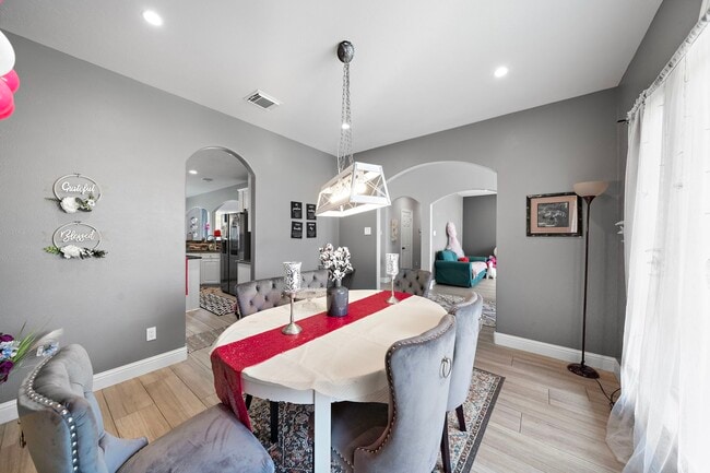 Photo - 815 Arlington Ln