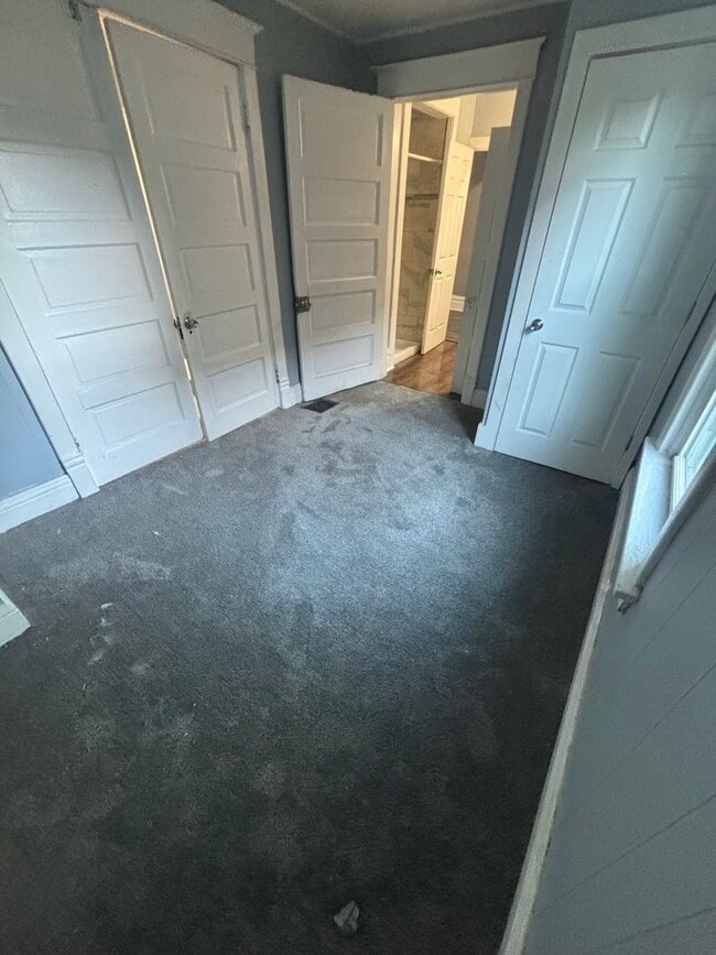 Photo - 2205 Lincoln Way W