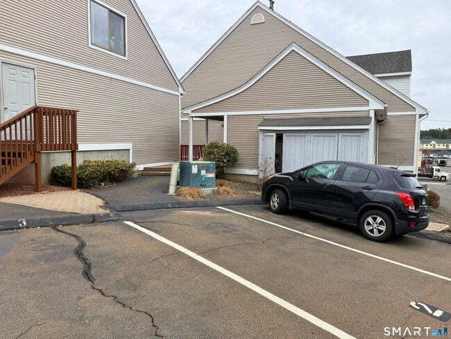 Building Photo - 1690 Dixwell Ave Unit B3