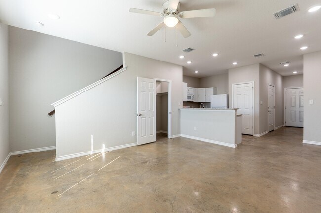 Photo - 6906 Crestway Dr Unit 2