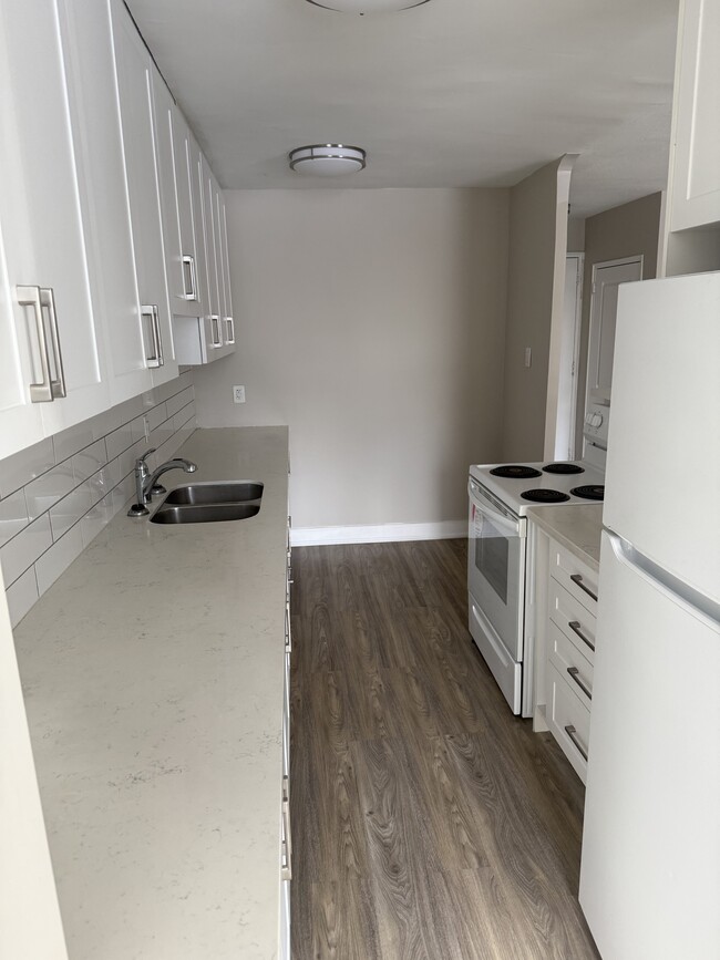 Photo - 1210 York Mills Rd