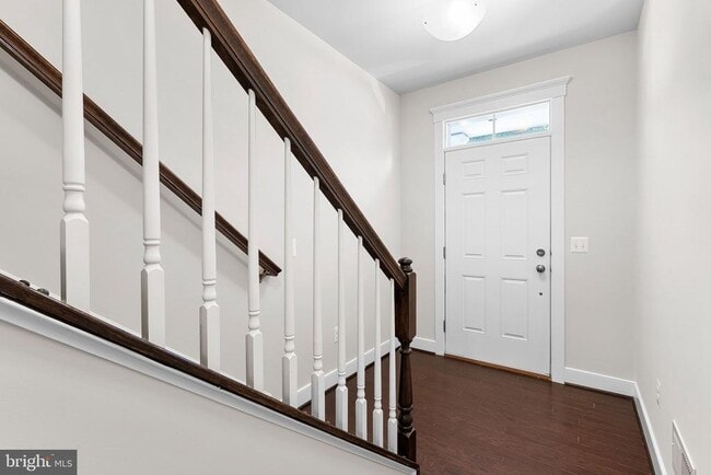 Photo - 207 Miles Hawk Terrace