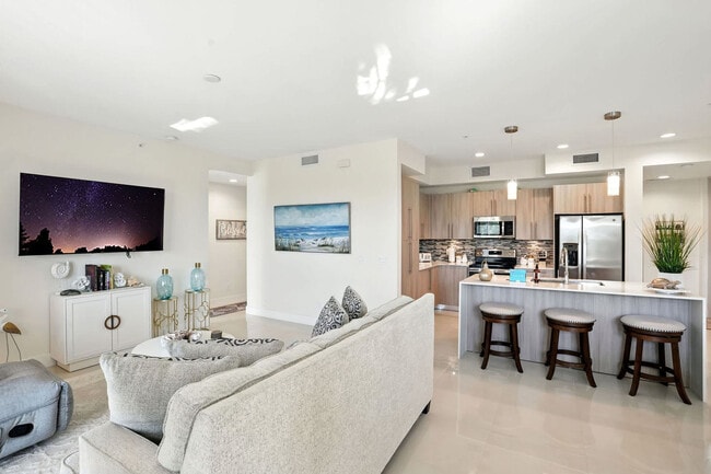 Building Photo - 15773 Beachcomber Ave Rental